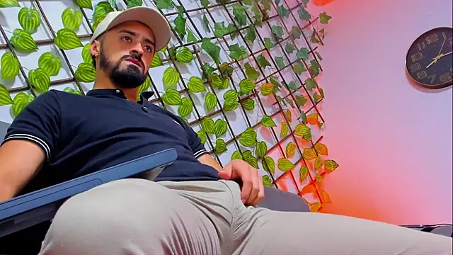 Snapshot of MAXIMUS_MASTE3 chatting on February 6, 2026, 8:01 pm MAXIMUS MASTE3 online show from February 6, 2026, 8:01 pm