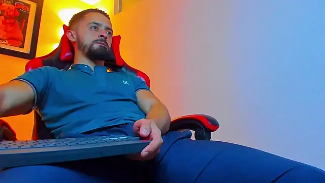 Snapshot of MAXIMUS_MASTE3 chatting on February 25, 2026, 6:12 am MAXIMUS MASTE3 online show from February 25, 2026, 6:12 am