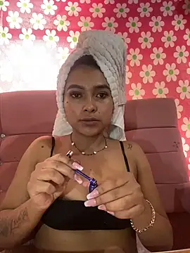 Snapshot of Miaa_coopeer chatting on January 4, 2025, 5:47 pm Miaa coopeer online show from January 4, 2025, 5:47 pm