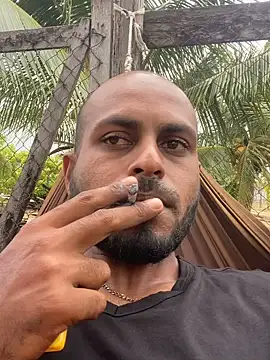 islandvybee55 online show from December 20, 2025, 2:46 pm