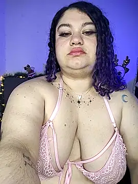 lunitaa0 online show from November 15, 2025, 9:00 pm