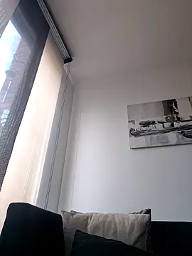 Latiinvenushot online show from March 11, 2026, 2:34 pm