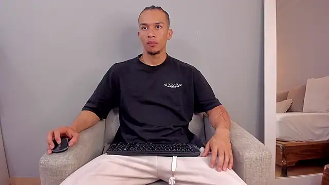 Dominick star online show from November 9, 2025, 4:00 am