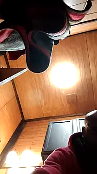 SukItSlo444 online show from December 13, 2024, 4:33 am