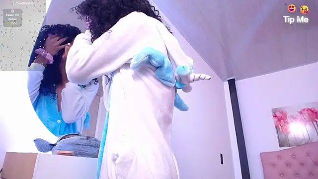 abigail f00x online show from October 6, 2025, 12:35 pm