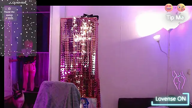 Snapshot of mischellemeow13 chatting on December 6, 2024, 7:21 am mischellemeow13 online show from December 6, 2024, 7:21 am