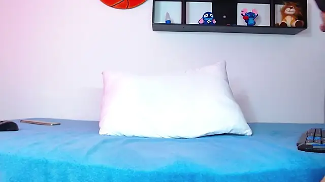 akeemdavid 05 online show from March 19, 2026, 4:33 pm