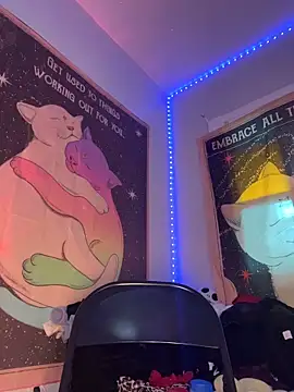 loveluna8 online show from January 16, 2026, 4:11 pm