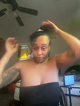 Snapshot of loveluna8 chatting on February 13, 2026, 2:24 pm loveluna8 online show from February 13, 2026, 2:24 pm