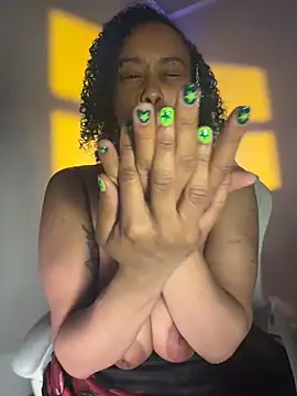 Snapshot of loveluna8 chatting on February 25, 2026, 11:14 pm loveluna8 online show from February 25, 2026, 11:14 pm