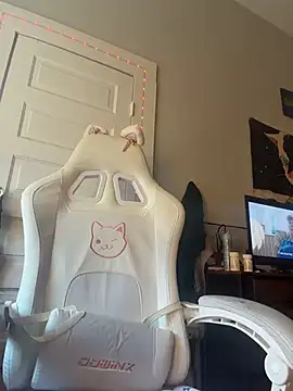 Snapshot of loveluna8 chatting on March 3, 2026, 2:45 pm loveluna8 online show from March 3, 2026, 2:45 pm