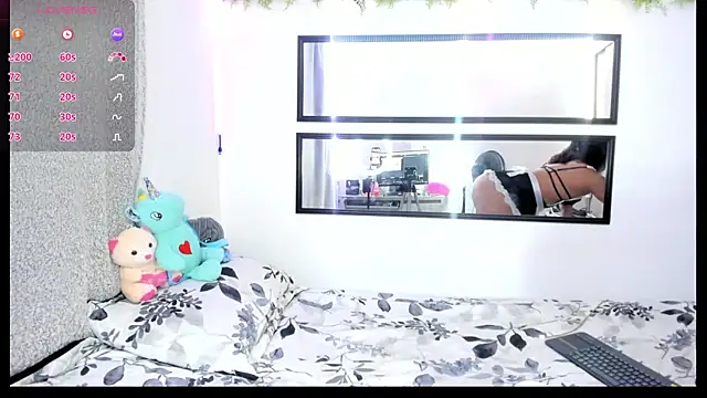 Stardarling  online show from February 26, 2026, 11:42 am