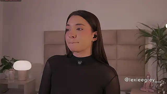 lexiee grey  online show from April 11, 2026, 11:58 am