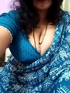 Snapshot of MONA_DARLING31 chatting on March 4, 2026, 4:51 am MONA DARLING31 online show from March 4, 2026, 4:51 am