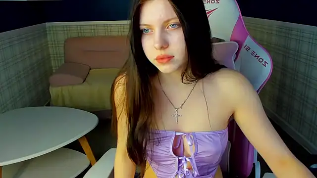 Sandra  Cute online show from December 8, 2024, 8:20 am