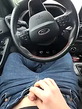 Titanhoott online show from December 30, 2024, 1:36 pm