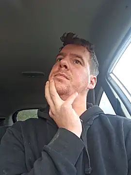 Titanhoott online show from November 17, 2025, 10:21 am