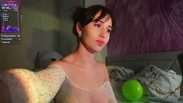 Snapshot of L1TWW chatting on November 13, 2025, 10:19 pm L1TWW online show from November 13, 2025, 10:19 pm