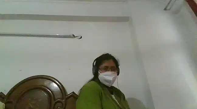 cutiecatty21 online show from December 3, 2024, 11:01 am