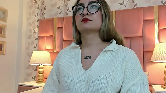 AmbarSantany online show from January 6, 2026, 11:18 pm