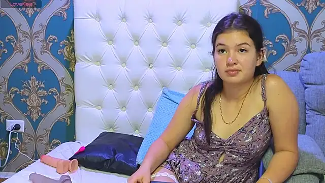 lilimini032 online show from January 8, 2025, 1:21 am