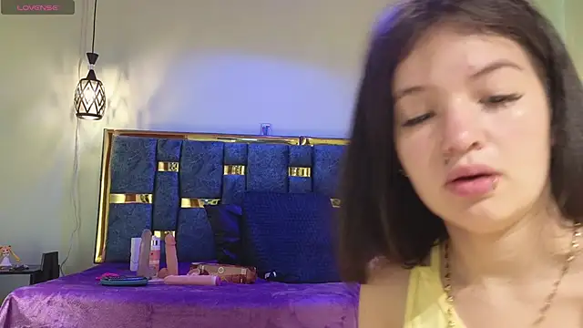 lilimini032 online show from March 3, 2025, 7:28 pm