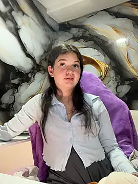 lilimini032 online show from February 18, 2026, 8:38 pm