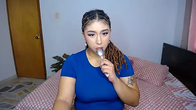 Snapshot of barbara_falcons chatting on December 19, 2024, 7:07 pm barbara falcons online show from December 19, 2024, 7:07 pm