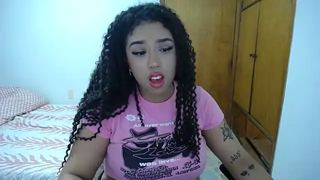 Snapshot of barbara_falcons chatting on March 11, 2025, 3:16 am barbara falcons online show from March 11, 2025, 3:16 am