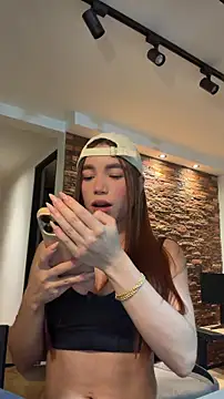 carolynnetrujillo online show from April 13, 2026, 1:55 am