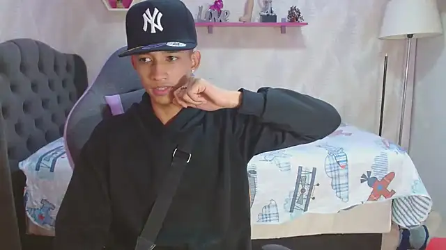 Snapshot of jose_sexycumm chatting on March 1, 2025, 8:53 pm jose sexycumm online show from March 1, 2025, 8:53 pm