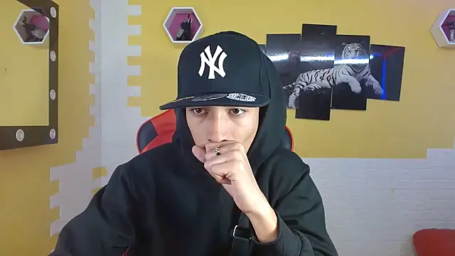 Snapshot of jose_sexycumm chatting on March 10, 2025, 6:45 pm jose sexycumm online show from March 10, 2025, 6:45 pm