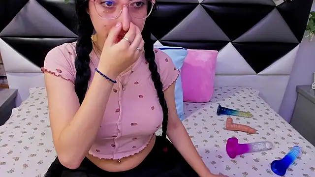 Snapshot of Katty_Queen chatting on November 13, 2025, 12:15 pm Katty Queen online show from November 13, 2025, 12:15 pm