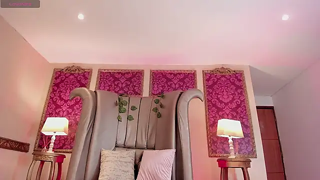 ElectraRaptiis online show from January 9, 2026, 8:32 pm