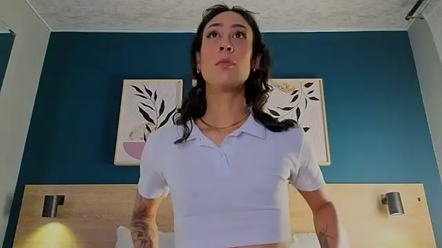 GabyPetit online show from October 21, 2025, 7:58 pm