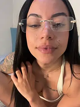 Snapshot of Elamesmamorena chatting on July 9, 2026, 10:08 am Elamesmamorena online show from July 9, 2026, 10:08 am