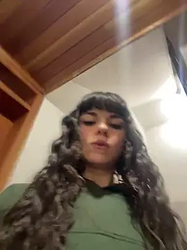 Snapshot of VioletaSubmissive chatting on February 11, 2026, 8:47 pm VioletaSubmissive online show from February 11, 2026, 8:47 pm