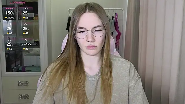 littlevildevil online show from February 26, 2025, 11:20 am