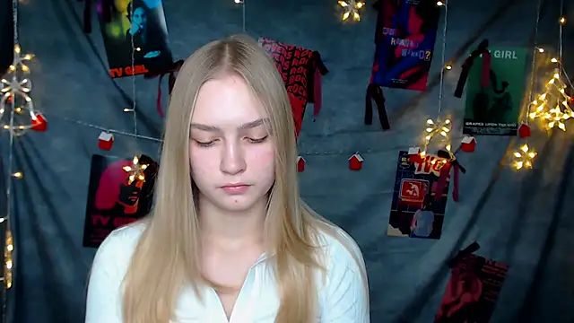 MademoiselleCl online show from December 15, 2025, 1:26 pm