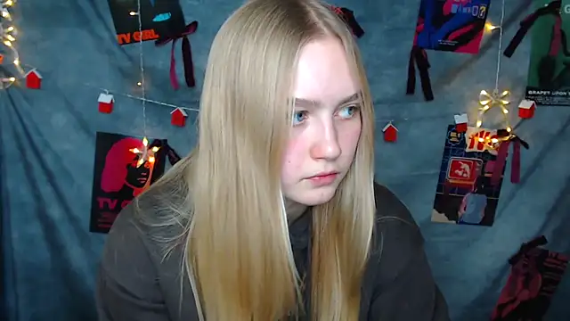 MademoiselleCl online show from December 20, 2025, 1:18 pm