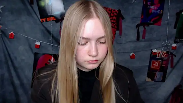 MademoiselleCl online show from January 9, 2026, 6:38 am