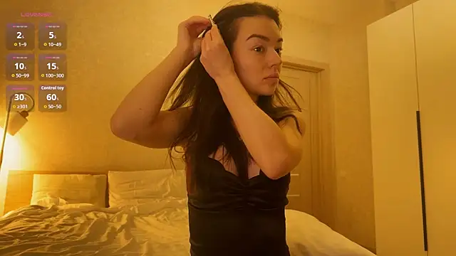 julya flowerss online show from March 10, 2026, 6:13 pm