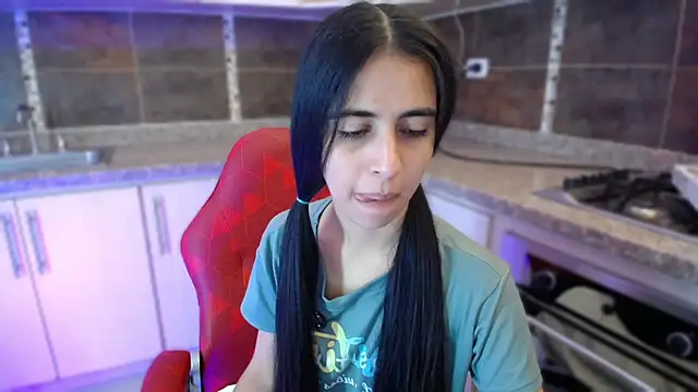 anna alvarez online show from September 21, 2025, 11:56 am