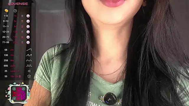 AislyEmbury online show from October 21, 2025, 6:03 am