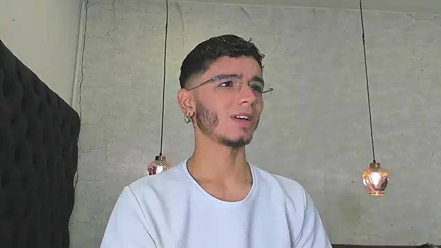 Ian Castillo  online show from February 11, 2025, 11:21 am