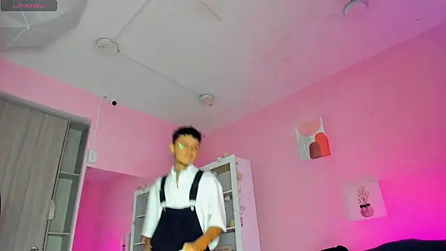 Ian Castillo  online show from November 25, 2025, 11:21 am