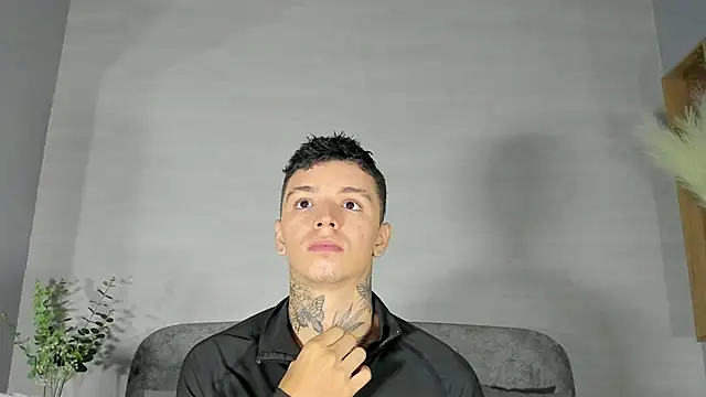 Snapshot of Ian_Castillo_ chatting on May 22, 2026, 11:05 am Ian Castillo online show from May 22, 2026, 11:05 am
