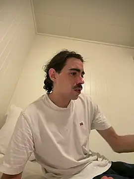 wolfwhite95 online show from February 26, 2026, 11:59 pm