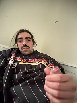 wolfwhite95 online show from April 25, 2026, 2:25 pm