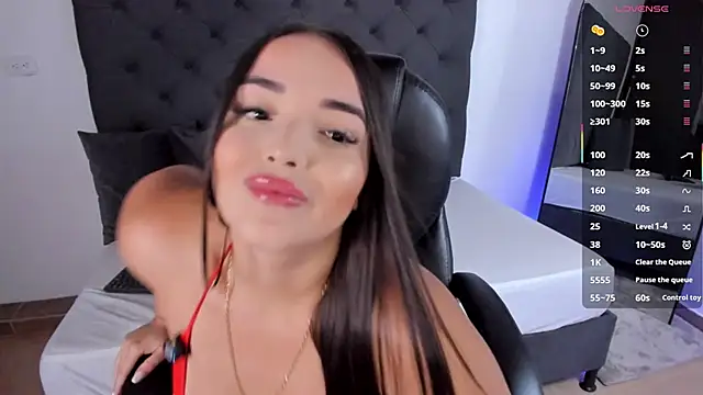 ninfomaria  online show from January 7, 2026, 6:43 pm